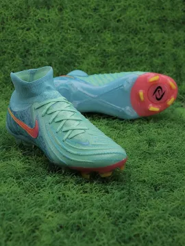 Nike Phantom Luna II Elite FG Football Boots