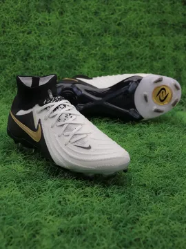 Nike Phantom Luna II Elite FG Football Boots